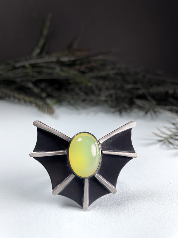 Vintage Uranium Glass Bat Ring - Size 7
