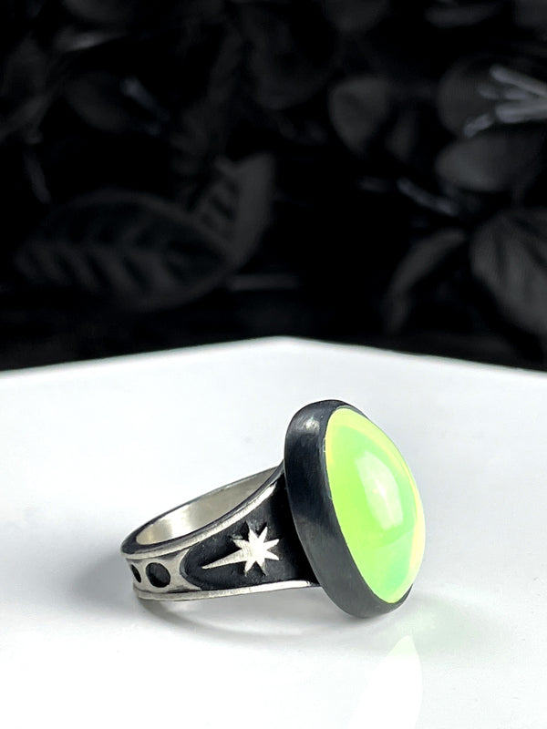 Uranium Glass Meteor Ring - Size 6.5