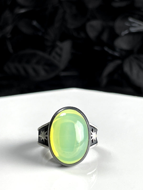 Uranium Glass Meteor Ring - Size 6.5