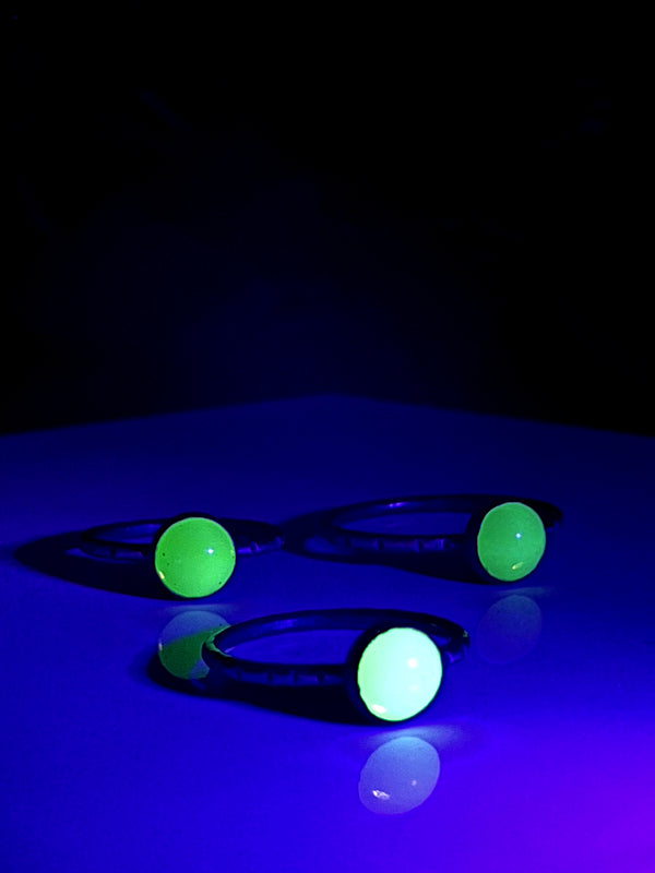 7mm Uranium Glass Rings - 21 available