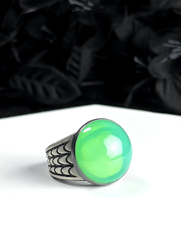 Uranium Glass Creeper Ring - Size 7