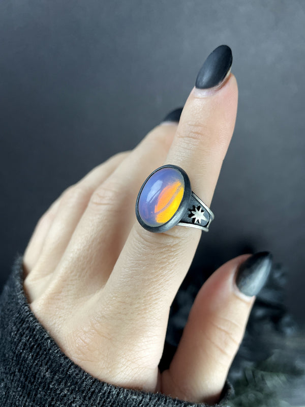 Vintage Color-Shifting Glass Meteor Ring - Size 8