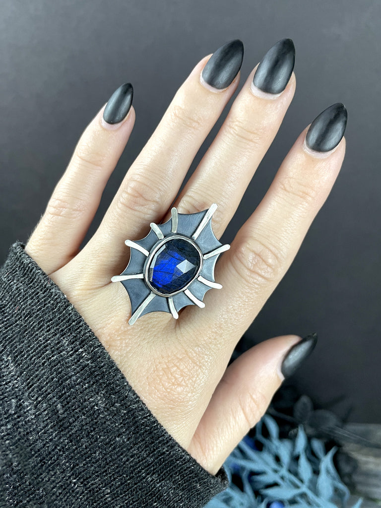 Flashy Blue Labradorite Space Creature Statement Ring - Size 7.5