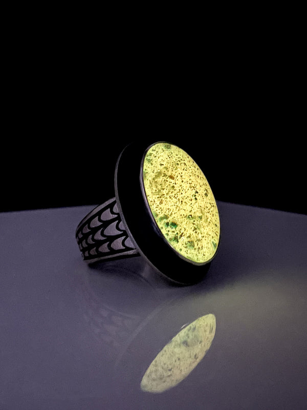 Orange Glowing Quartz Creeper Ring with Volcanic Sand - Size 9
