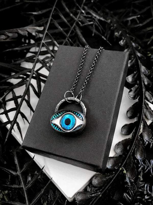 Vintage Glass Blue Eye Necklace